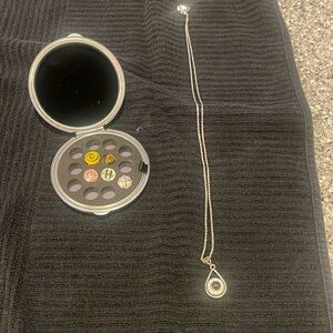 Ginger snap jewelry necklace lot with 5 interchangeable charms/case. FREE BANGLE